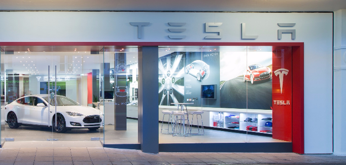 EV manufacturers to focus on range and recharging