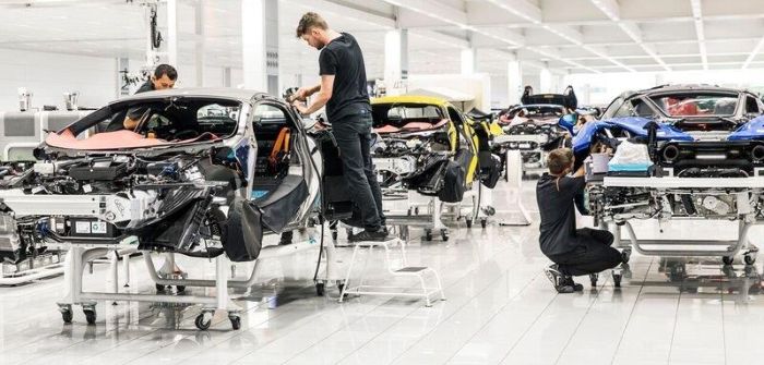 McLaren will launch 18 new cars to be 100% hybrid by 2025