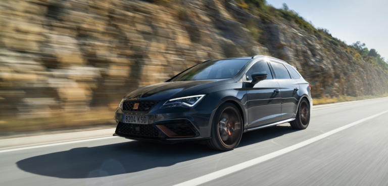 SEAT introduces 370ps limited-run Leon Cupra R ST