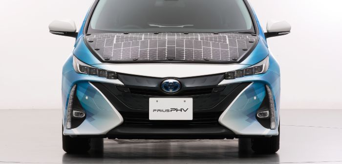 Toyota plans solar-powered EV road tests