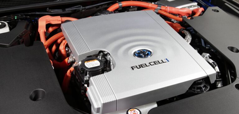 Toyota banks on hydrogen with new Mirai