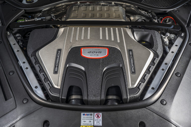 Engines on Test: Porsche Panamera GTS 4.0-liter V8 Engines on Test: Porsche Panamera GTS 4.0-liter V8