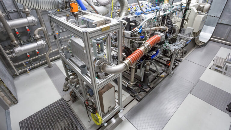 Mahle receives order for hydrogen engine components for future use in the off-highway sector