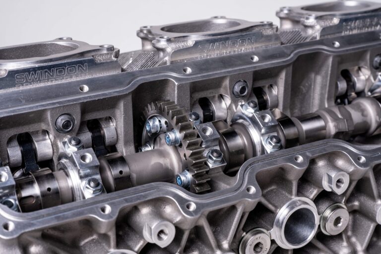 Swindon Powertrain breathes new life into Porsche 964 and 993