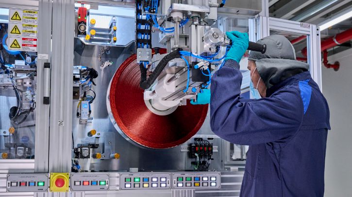 BMW partners with University of Zagreb to optimize battery production with AI.