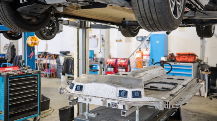 BMW Group and SK Tes to recycle used batteries BMW Group to recycle old batteries with SK tes.