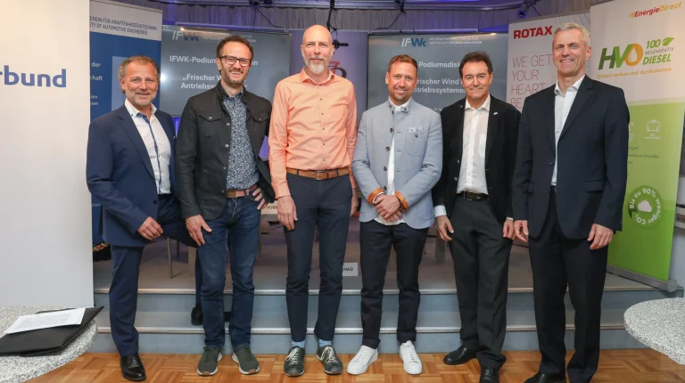 High-level forum discusses non-fossil fuel energy sources for the future What non-fossil fuel energy source will we use in the future?