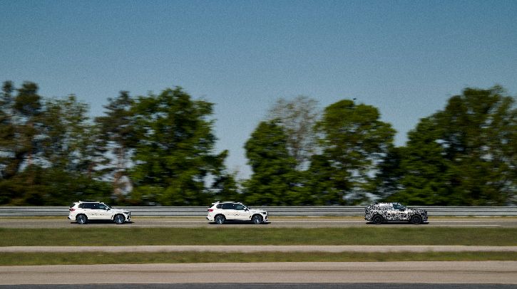 Testing the BMW iX5 hydrogen.