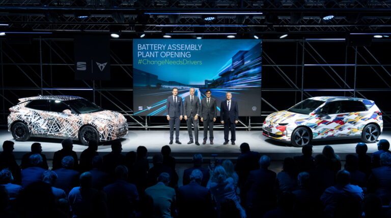 SEAT & CUPRA celebrate the opening of a battery assembly plant.