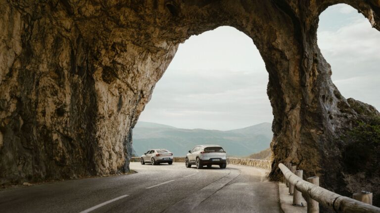 Polestar 2 and Polestar 3.